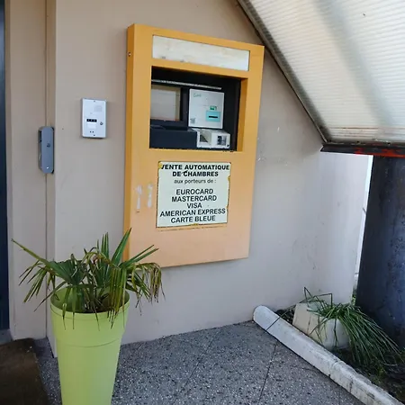 Hotel Unisotel Valenciennes Ex-hotel F1 *