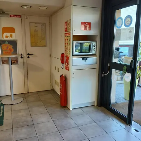 Unisotel Valenciennes Ex-hotel F1 *