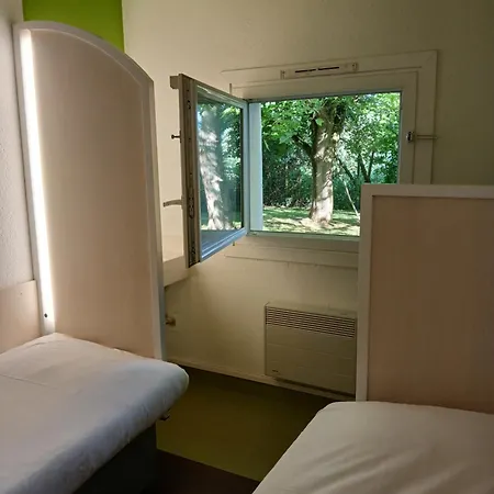 Unisotel Valenciennes Ex-hotel F1 * Haulchin