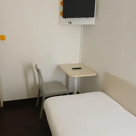 Unisotel Valenciennes Ex-hotel F1