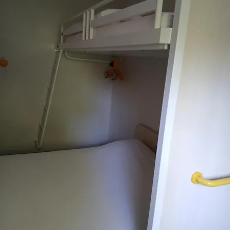 Unisotel Valenciennes Ex-hotel F1 * Haulchin