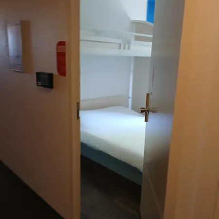 Unisotel Valenciennes Ex-hotel F1 *