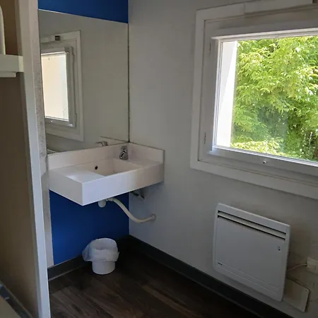 호텔 Unisotel Valenciennes Ex-hotel F1