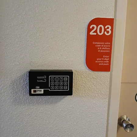 Unisotel Valenciennes Ex-hotel F1 *